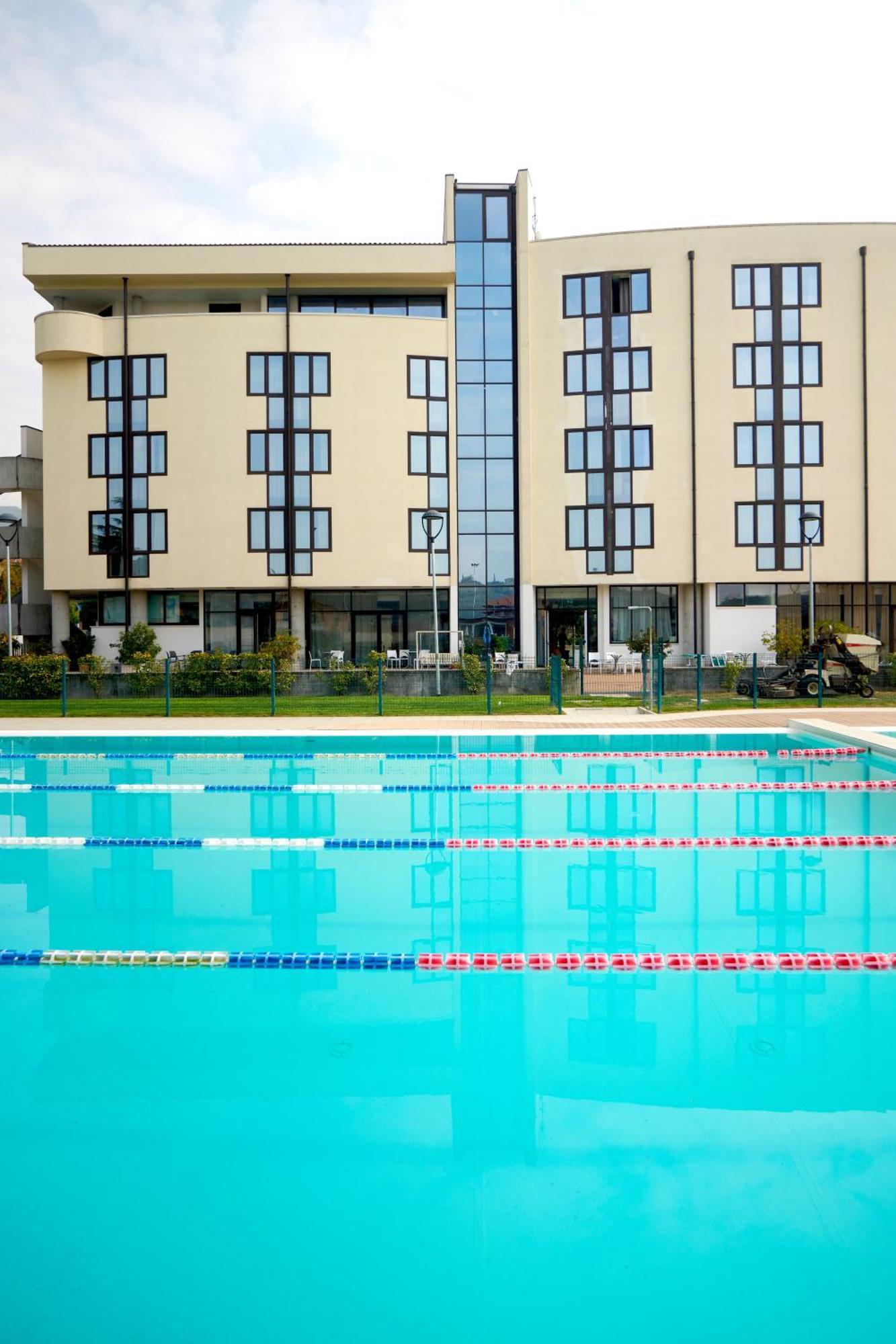 Kona Hotel Verona By Kleos Group Collection Неграр Экстерьер фото