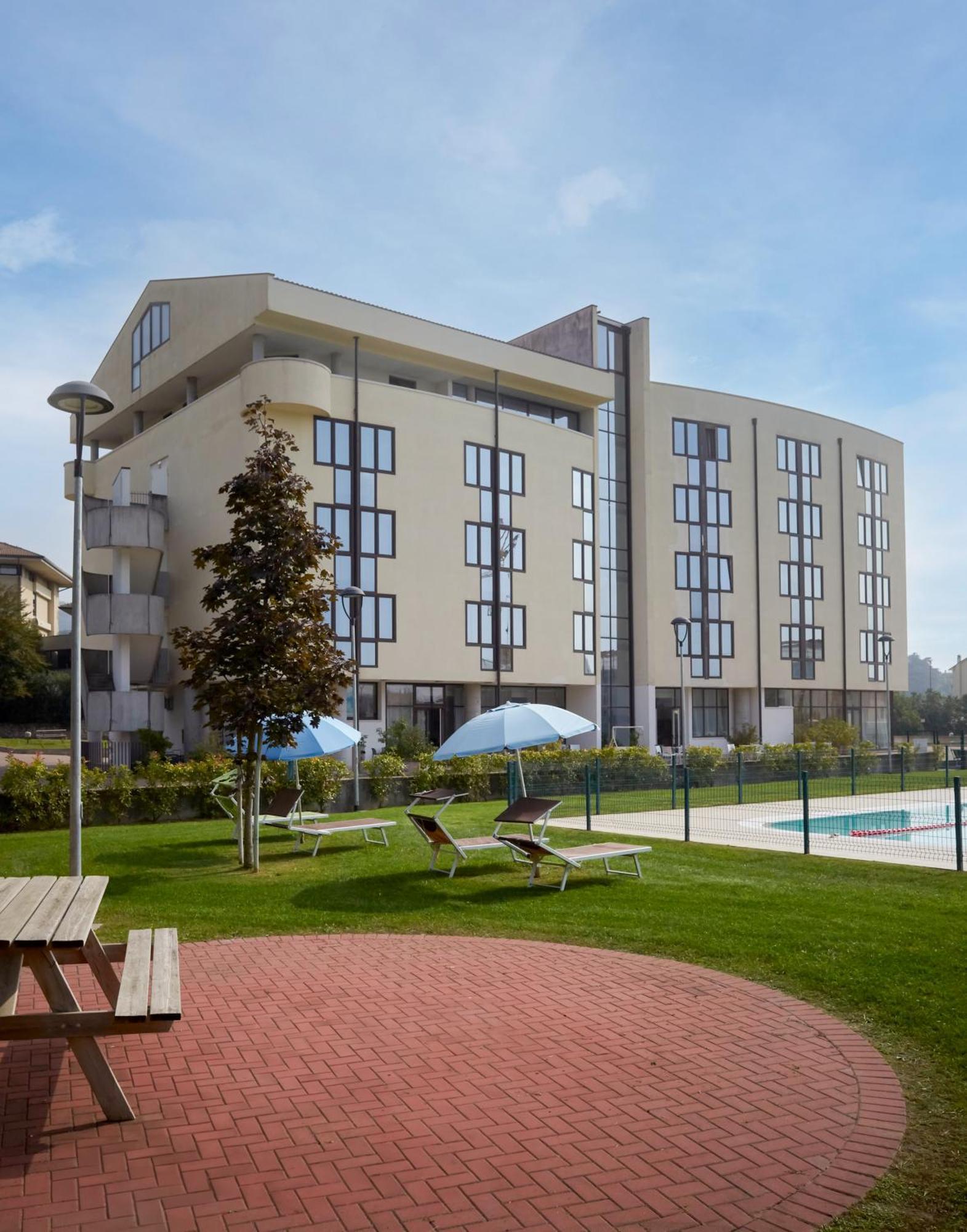 Kona Hotel Verona By Kleos Group Collection Неграр Экстерьер фото