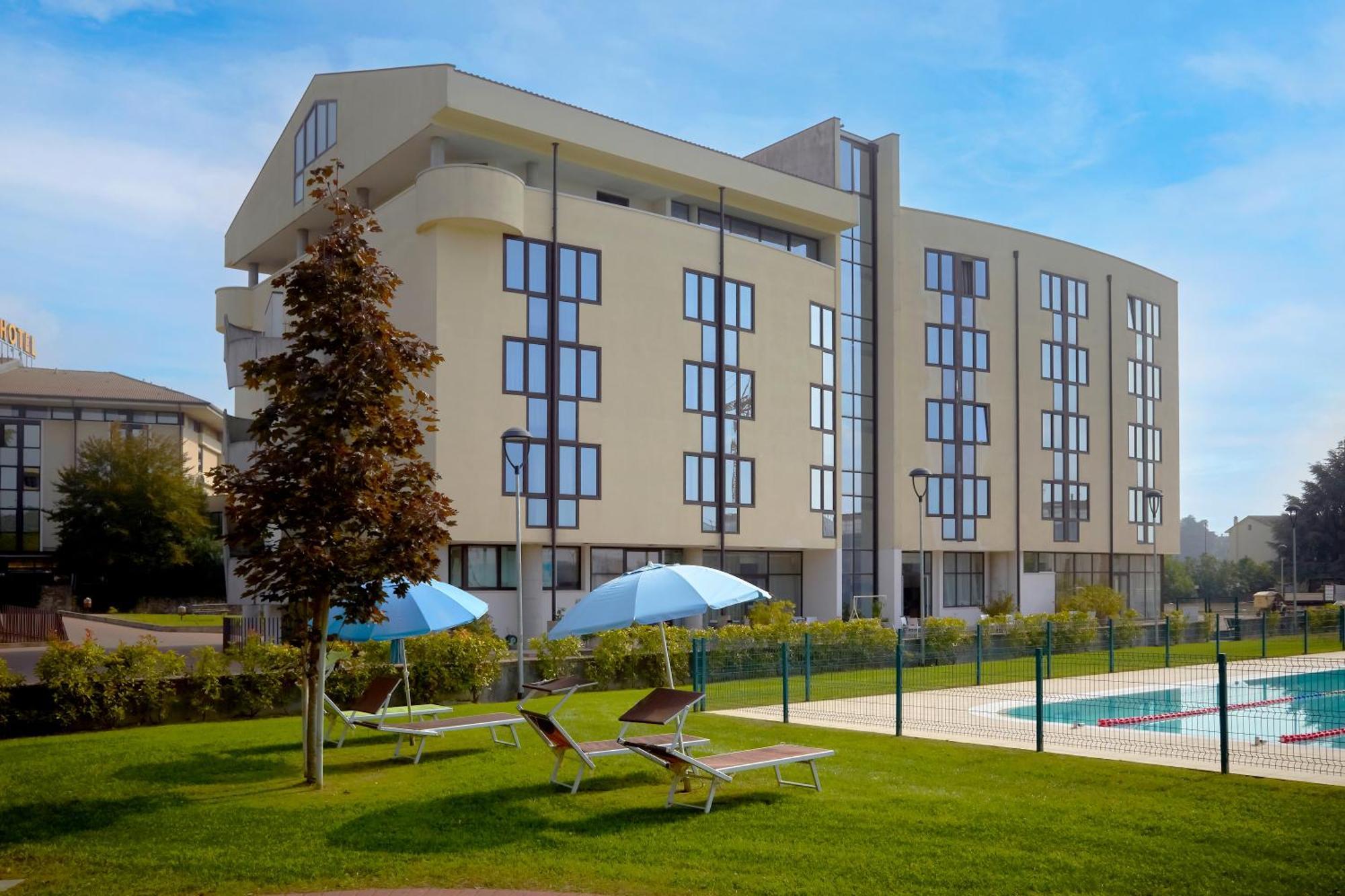 Kona Hotel Verona By Kleos Group Collection Неграр Экстерьер фото