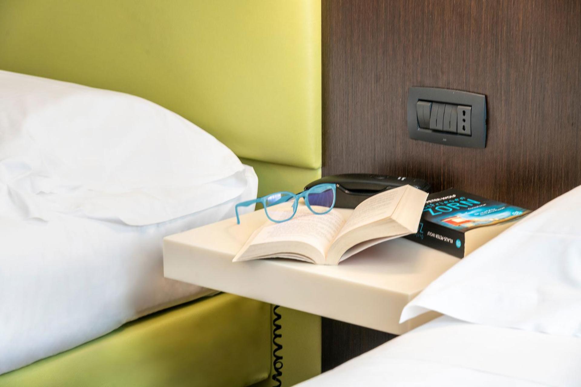 Kona Hotel Verona By Kleos Group Collection Неграр Экстерьер фото